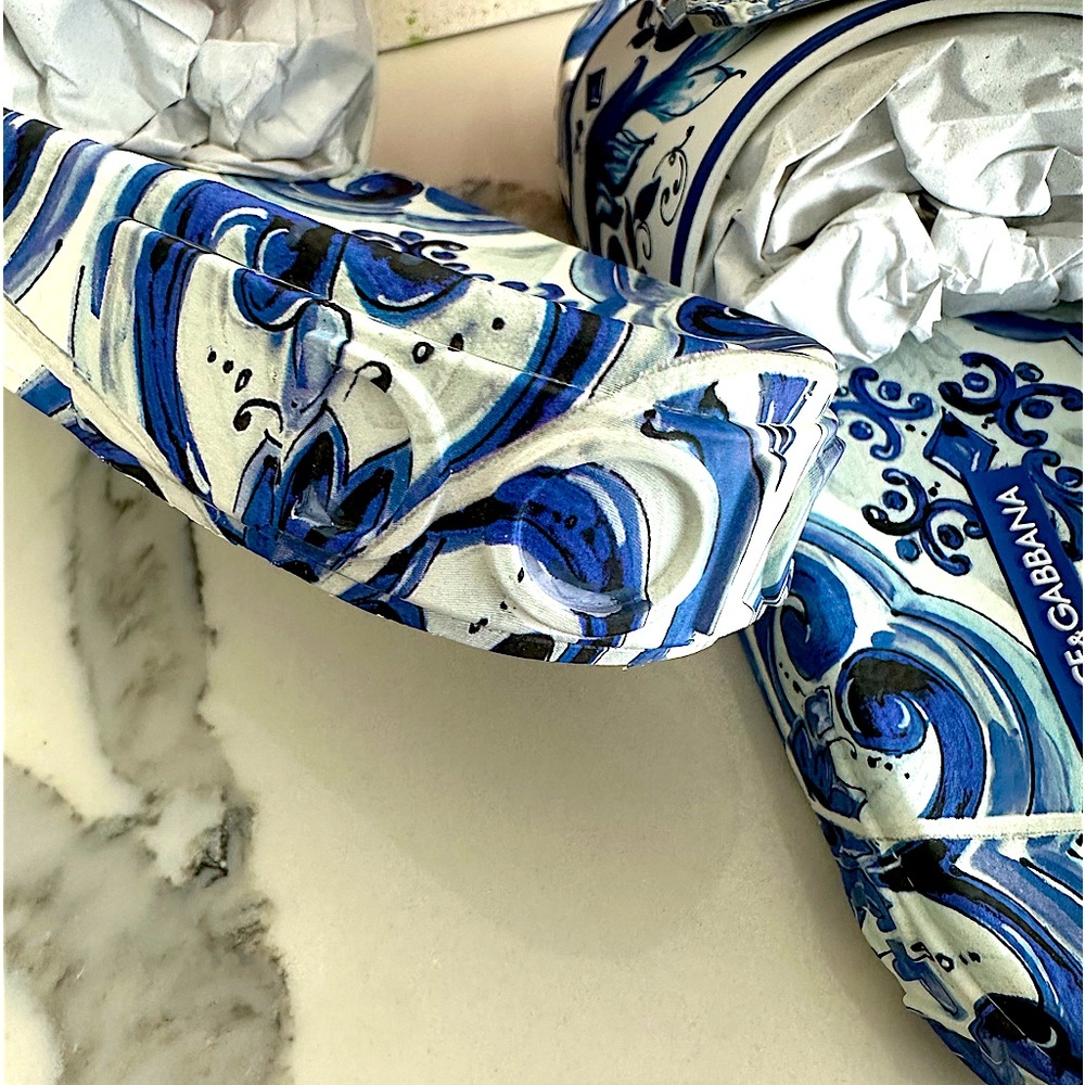 Dolce & Gabanna Slide Sandals - Picture 5 of 10